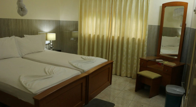 French Garden Tourist Rest, Забронировать Отель Отели Анурадхапура 3 звезды, 3*