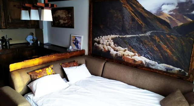Light Apartments, Rezerwuj Apartament Hotele w Mtkheta-Mtianeti z basenem, Basen