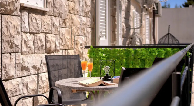 Апартаменты Deluxe Beachfront Villa near Zlatni rat