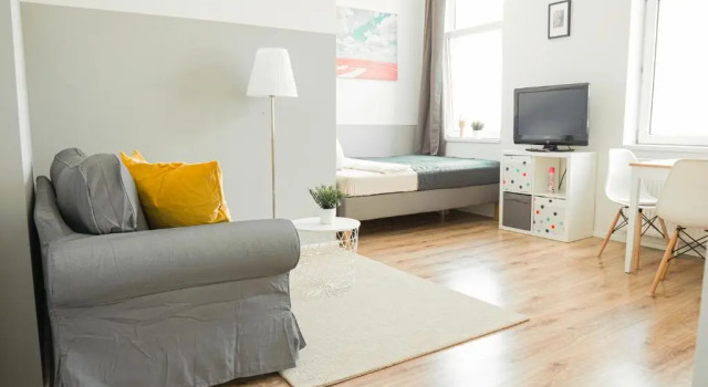 FULL HOUSE Studios - Grey Apartment - NETFLIX + Nescafé inkl., Prenota Appartamento Hotel a Garz con parcheggio, Parcheggio