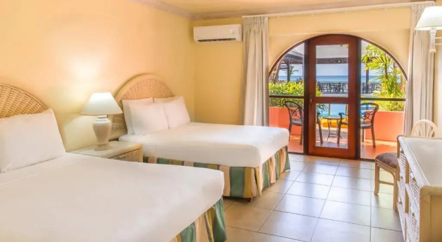 Четырёхместный номер Standard Barbados Beach Club Resort - All Inclusive