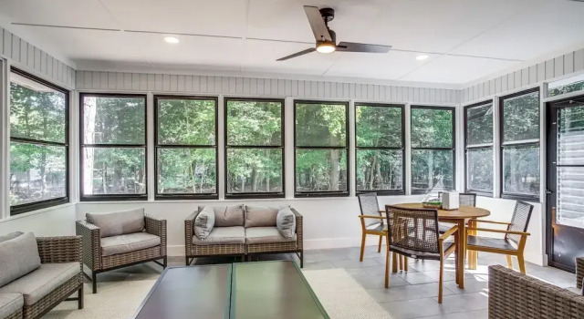 Коттедж < 3 Mi to Bethany Beach! Wooded Retreat w/ Yard