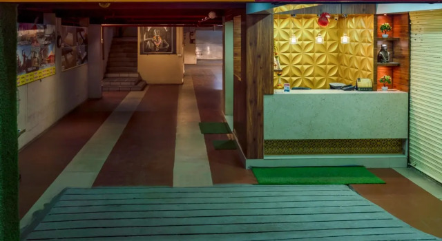 Hotel Radhakrishna, Забронировать Отель Отели штата Махараштры 3 звезды, 3*