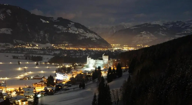 Семейный номер Standard с балконом Panorama Hotel Guggenbichl - inkl Sommerkarte, einmaliger Eintritt ins Tauern Spa & bester Ausblick über Kaprun