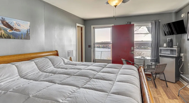 Апартаменты Explore the Bagnell Strip! Studio w/ Pool Access