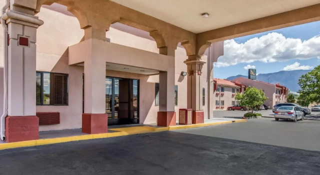 Ramada Albuquerque, Rezerwuj Hotel Albuquerque Nowy Meksyk