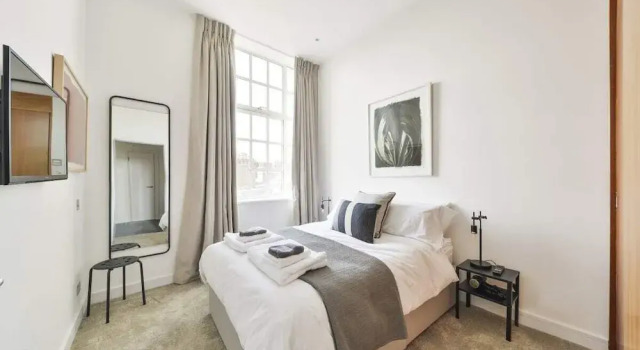 Stunning 3 Bed Apartment With Parquet Wooden Flooring in Baker Street, Забронировать Апартаменты/квартира Лондон Большой Лондон, рядом с Бейкер стрит
