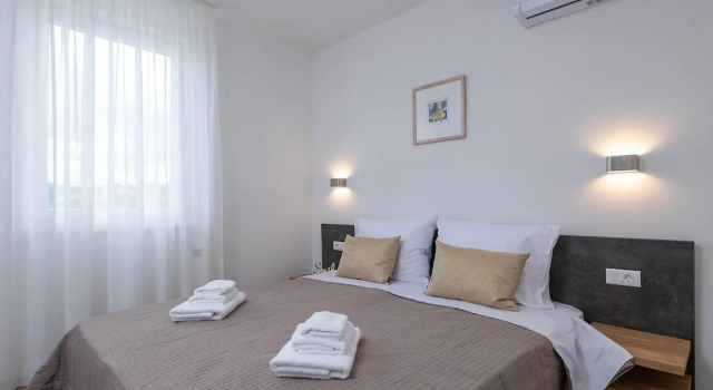 Amazing Home in Manjadvorci With Outdoor Swimming Pool, Wifi and 3 Bedrooms, Book Hotel Manjadvorci Central Istria
