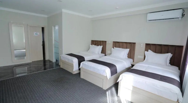Camera Standard Sharaf Hotel