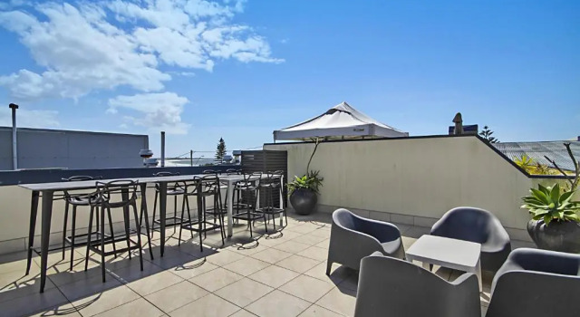 Spacious 3 bedroom apartment opposite surf club