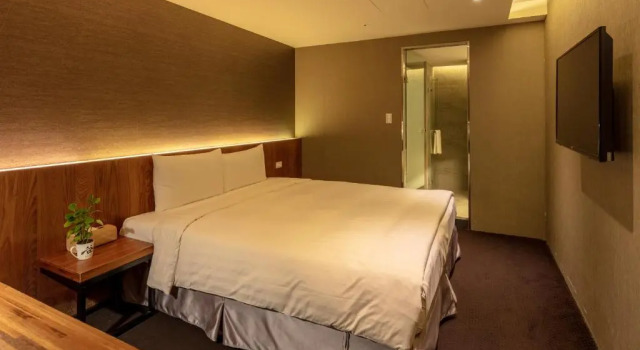 Run of House Goodmore Hotel