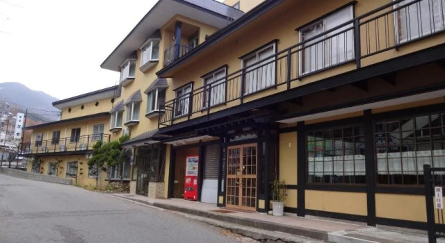 Ryokan Miyuki, Book Hotel Hoteller i Koshinetsu med parkering, Parkering
