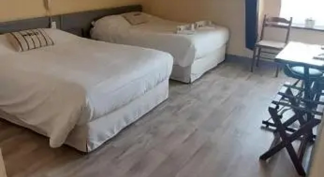 Четырёхместный номер Standard Hotel Beau Rivage