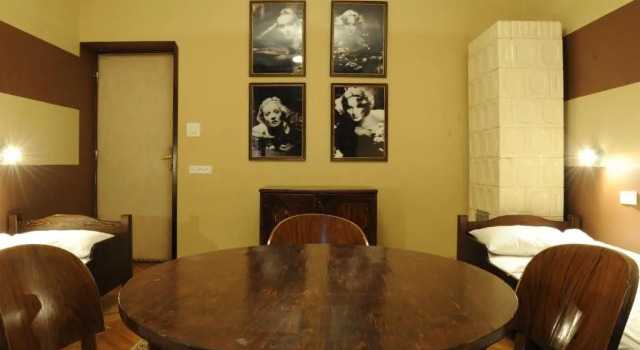 Кровать в общем номере Hostel Deco
