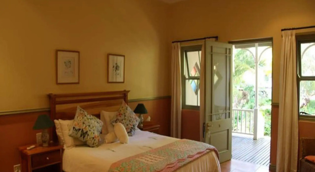 Housemartin Guest Lodge