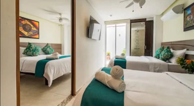 Семейный люкс с балконом Hotel Boutique Marbore