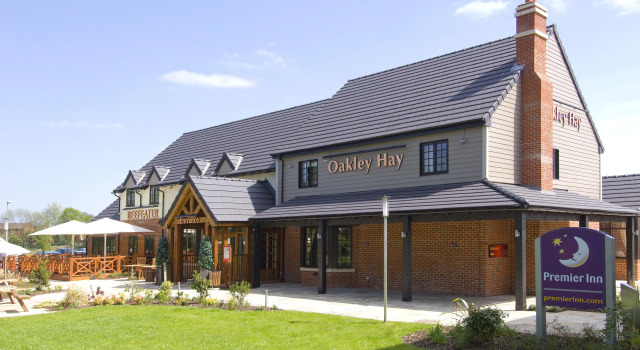Premier Inn Corby, Rezervați Hotel Hoteluri în Corby cu parcare, Parcare
