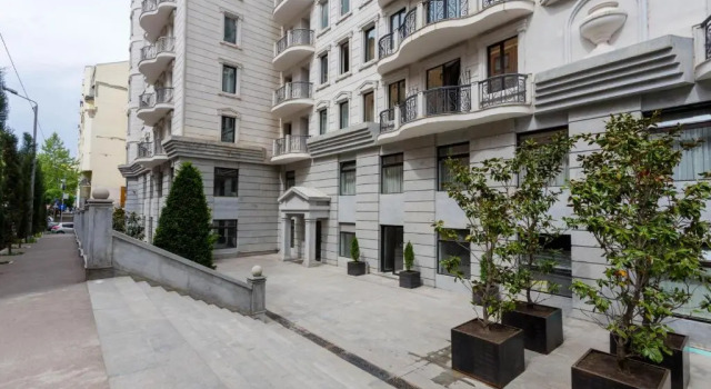 Serviced Apartment on Rustaveli Avenue 9, Забронировать Апартаменты/квартира Мтацминда Тбилиси, рядом с Тбилисский театр оперы и балета