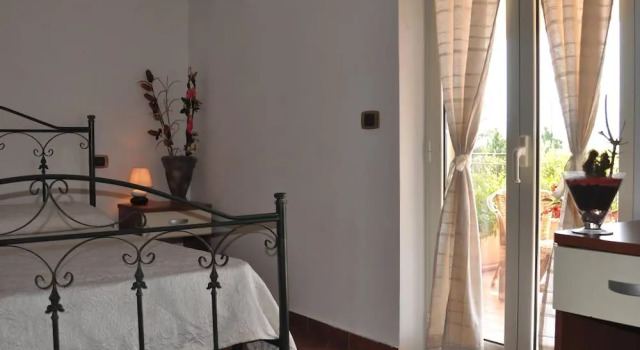 Villa Lidia, Varaa Villa Paola Calabria
