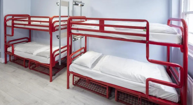 Кровать в общем номере Astor Museum Hostel