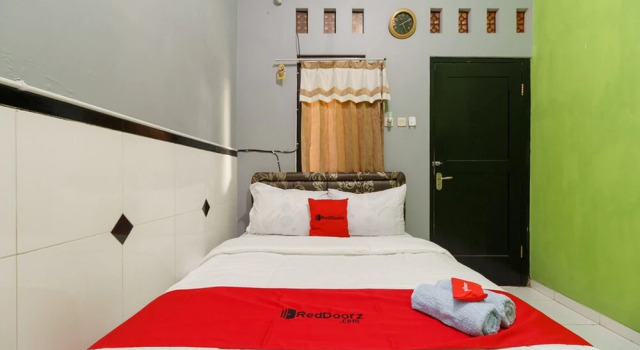 Hotel Sasarengan by RedDoorz, Rezervovat Hotel Babakan West Java