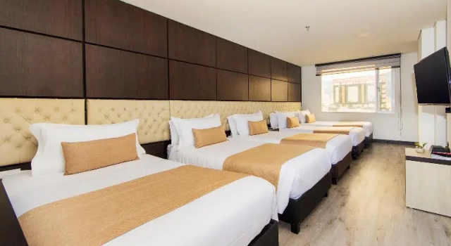 Четырёхместный номер Standard Hotel American Visa Tower