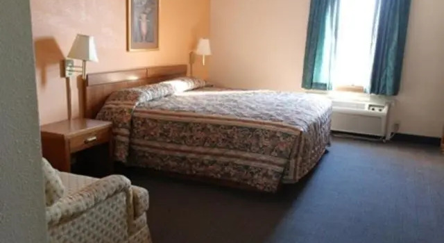 Четырёхместный номер Standard State Line Inn