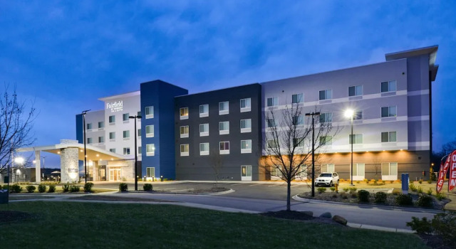 Fairfield Inn & Suites Charlotte University Research Park, Забронировать Отель Отели Шарлотте с бассейном, Бассейн