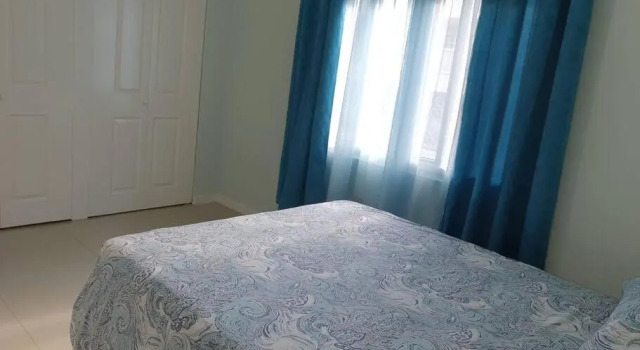 Central Upscale New Kingston Apt with pool, Prenota Hotel Kingston Giamaica