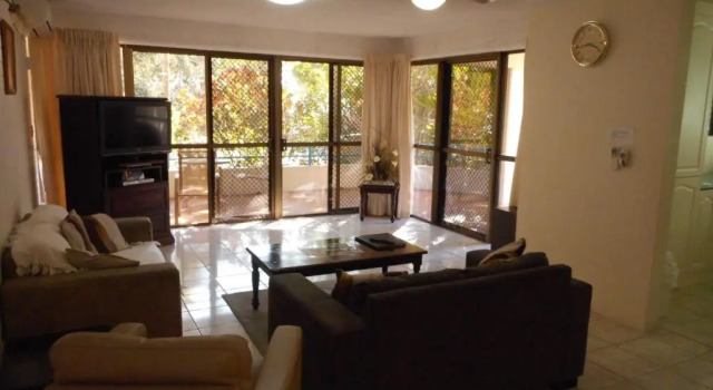 Апартаменты Deluxe Placid Waters Holiday Apartments
