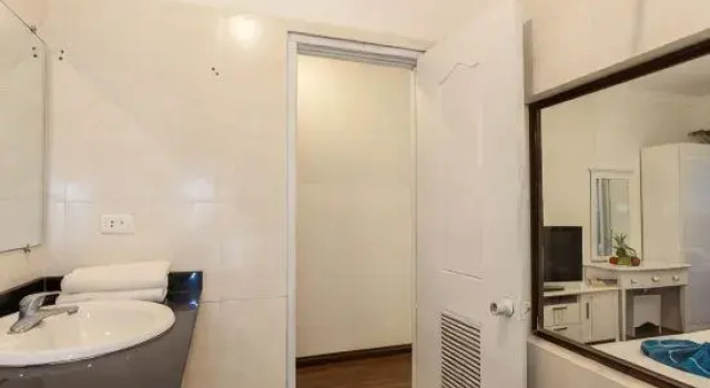 Полулюкс Hanoi Jade Hostel
