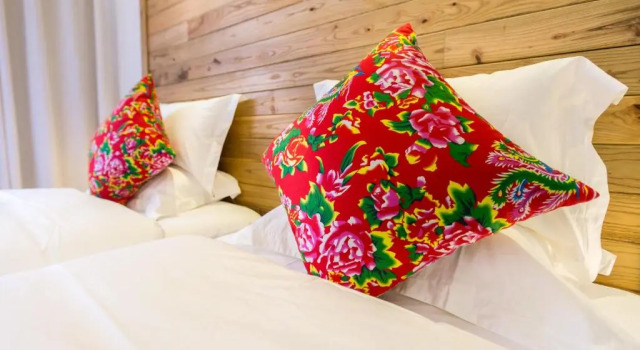 Двухместный номер Standard с видом на бассейн Zhangjiajie Maosao Inn
