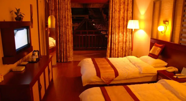 Phoenix Trees Inn, Buchen Sie Hotel Hotels in Yunnan mit Parkplatz, Parkplätze