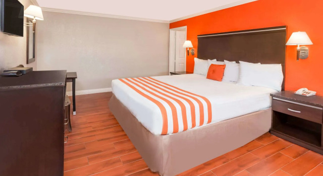 Howard Johnson Orange, Κράτηση Ξενοδοχείο Orange Orange