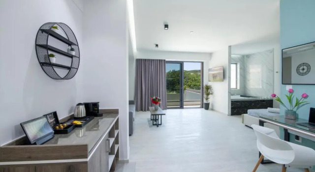 xSuites - Adults Only Boutique Suites with Private Jacuzzi