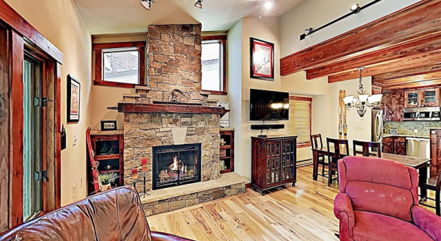 New Listing! Updated W/ Sauna, Near Ski Lift 2 Bedroom Townhouse, Book Hotel Steamboat Springs Colorado
