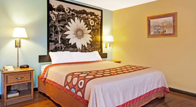 Двухместный номер Standard Super 8 by Wyndham Baltimore/Essex Area
