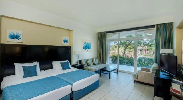Двухместный номер Superior с видом на сад Reef Oasis Blue Bay Resort & Spa