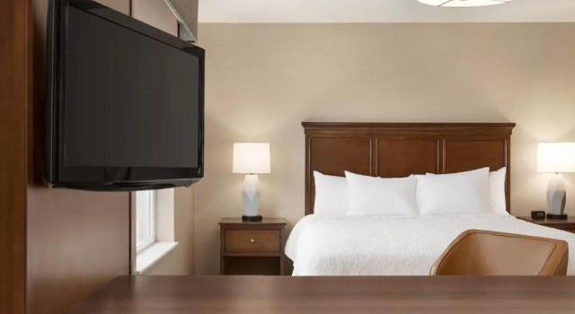 Люкс Hampton Inn & Suites Exeter