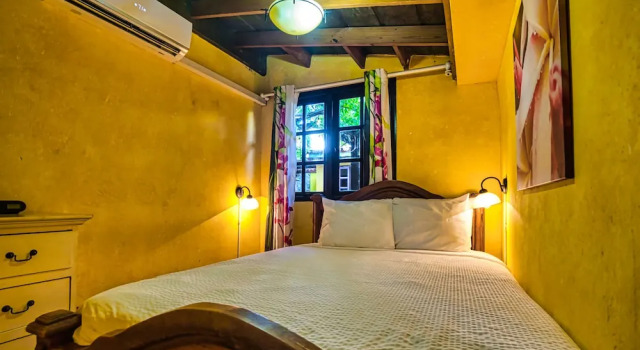 Mexican Style Villa With Private Pool, Free Utilities