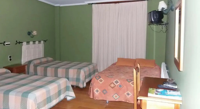 Трёхместный номер Standard Hostal San Antolin