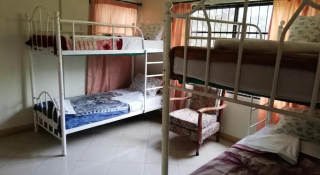 Кровать в общем номере Runako lodge