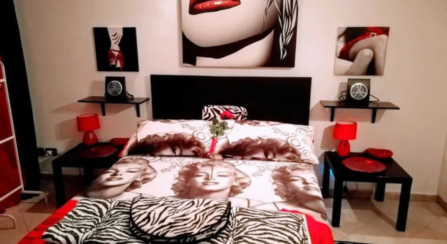 Blu House Bed & Breakfast, Rezervați Hotel Hoteluri în Sutri cu parcare, Parcare