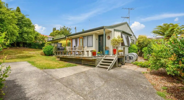 Otonga Cottage - Rotorua Holiday Home, Забронировать Дом для отпуска Отели Роторуа с парковкой, Парковка