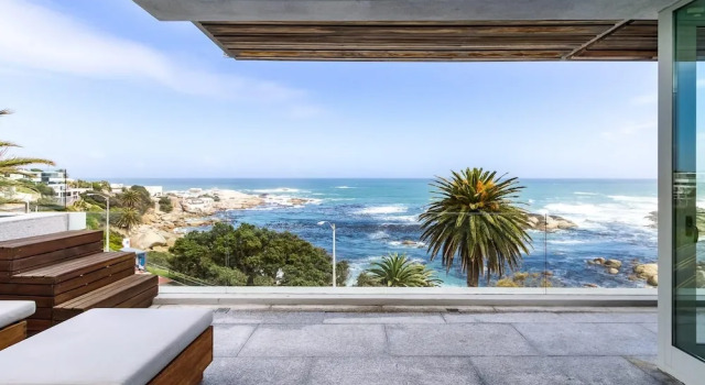 Апартаменты Luxurious Apartment in Bakoven Boulders Views