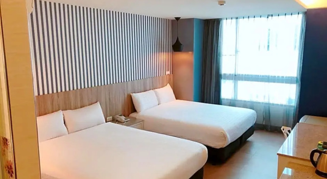 Четырёхместный номер Standard Princess & Elephant Hotel