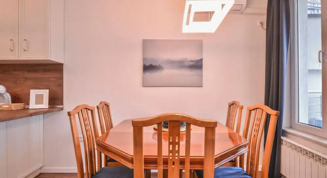 FM Deluxe 2-BDR Apartment - South Park, Varaa Huoneisto Lozenets 