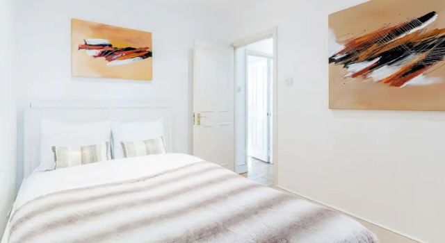 Bright Welcoming Apartment With Terrace, Fulham 3 bed, Varaa Huoneisto Asunnot kohteessa Merseyside, Huoneisto