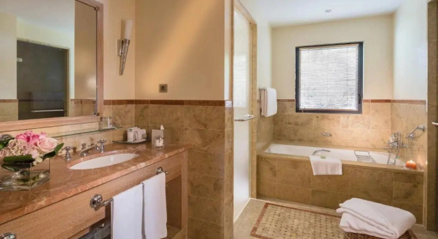 Четырёхместный люкс Premier Terre Blanche Hotel Spa Golf Resort