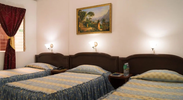 Трёхместный номер Economy Hotel Grecia Real